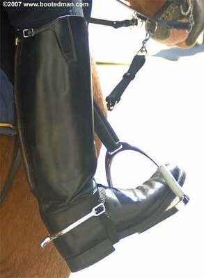 Boots02.jpg