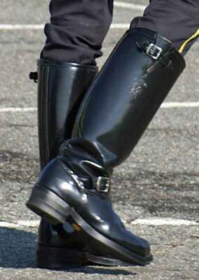Boots02.jpg