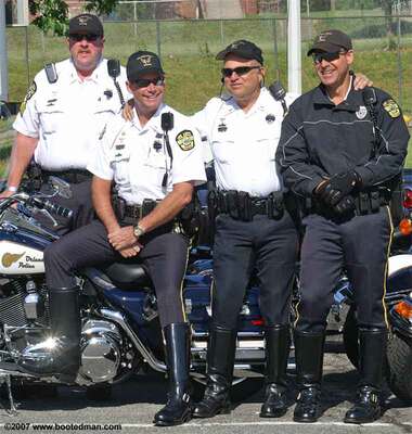 Cops04.jpg