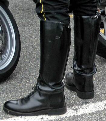 Boots05.jpg