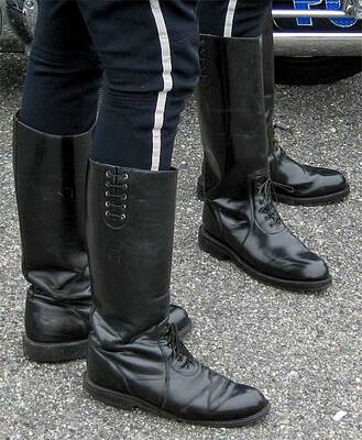 Boots36.jpg