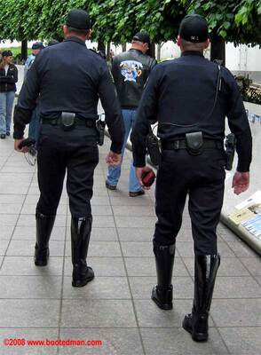 Cops17.jpg