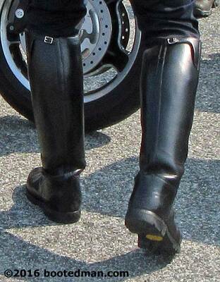 Boots02.jpg