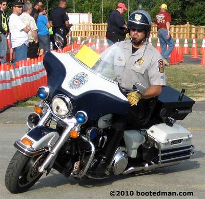 Cops02.jpg