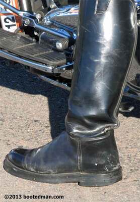 Boots03.jpg