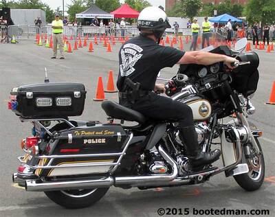 Pbootcops11.jpg