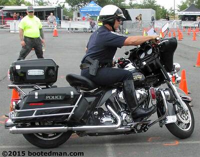 Pbootcops16.jpg