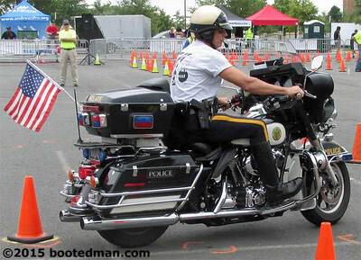 Pbootcops22.jpg
