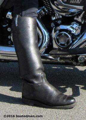 Boots43.jpg