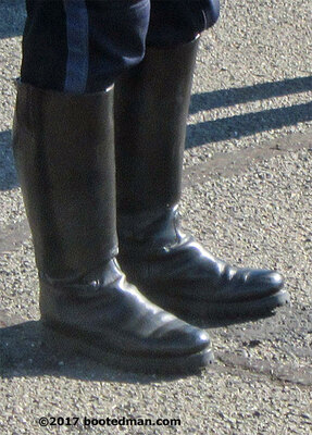 Boots03.jpg
