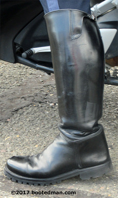 Boots39.jpg